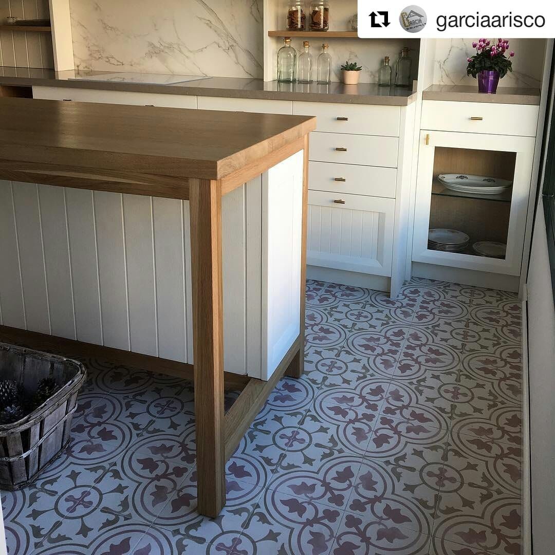 Bella Tate 9x9 Porcelain Tile Porcelain Tile Patchwork Tiles Mediterranean Tile